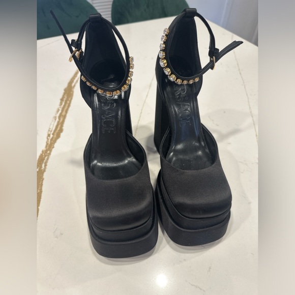 Versace Black Medusa Aevitas Heels - Picture 2 of 14